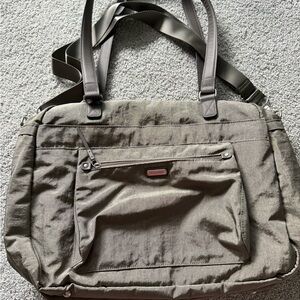 NEWBaggallini Overnight Expandable Laptop Tote With RFID Phone Wristlet Sterling